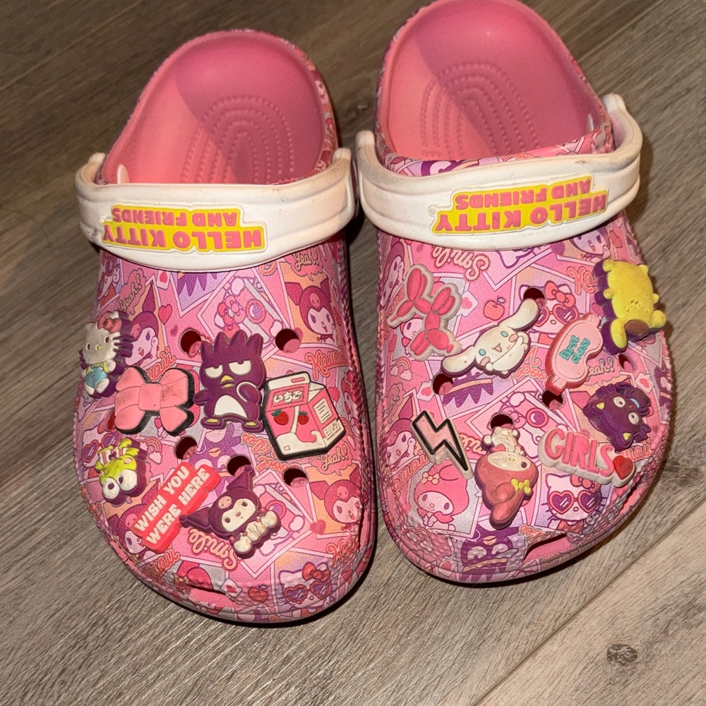 Hello Kitty Crocs - Picture 4 of 4